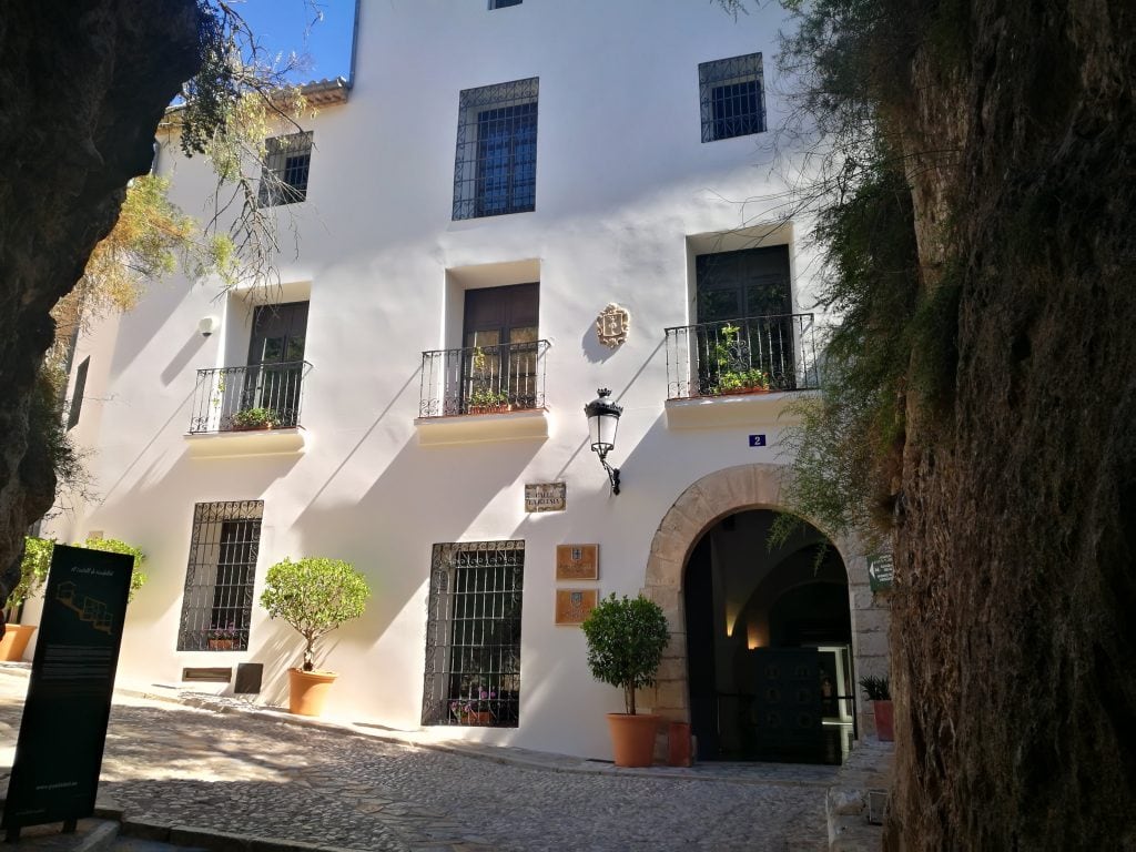 Entrando al Castell de Guadalest